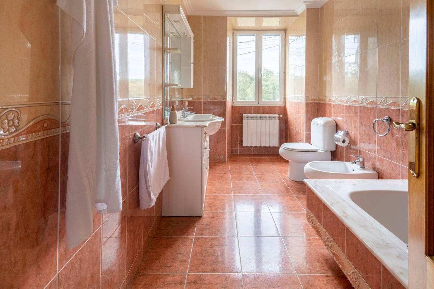 Galihost - Casa Con Enorme Jardin En Cambados Villa Ngoại thất bức ảnh